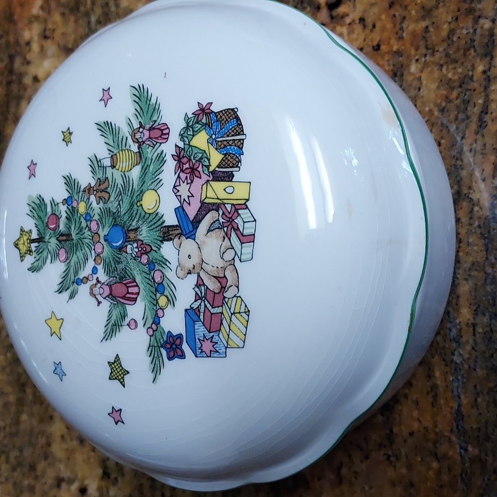 Nikko Japan Christmas dish/bowl with lid